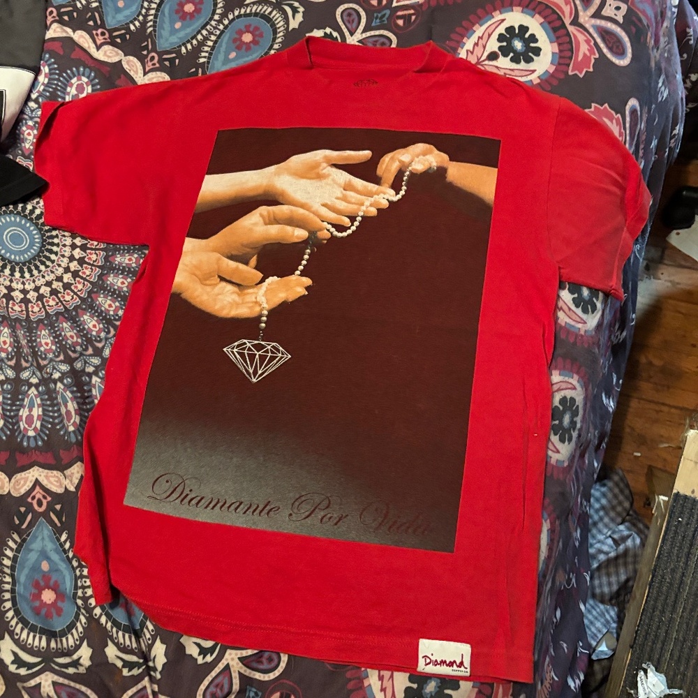 Diamond red with bright white